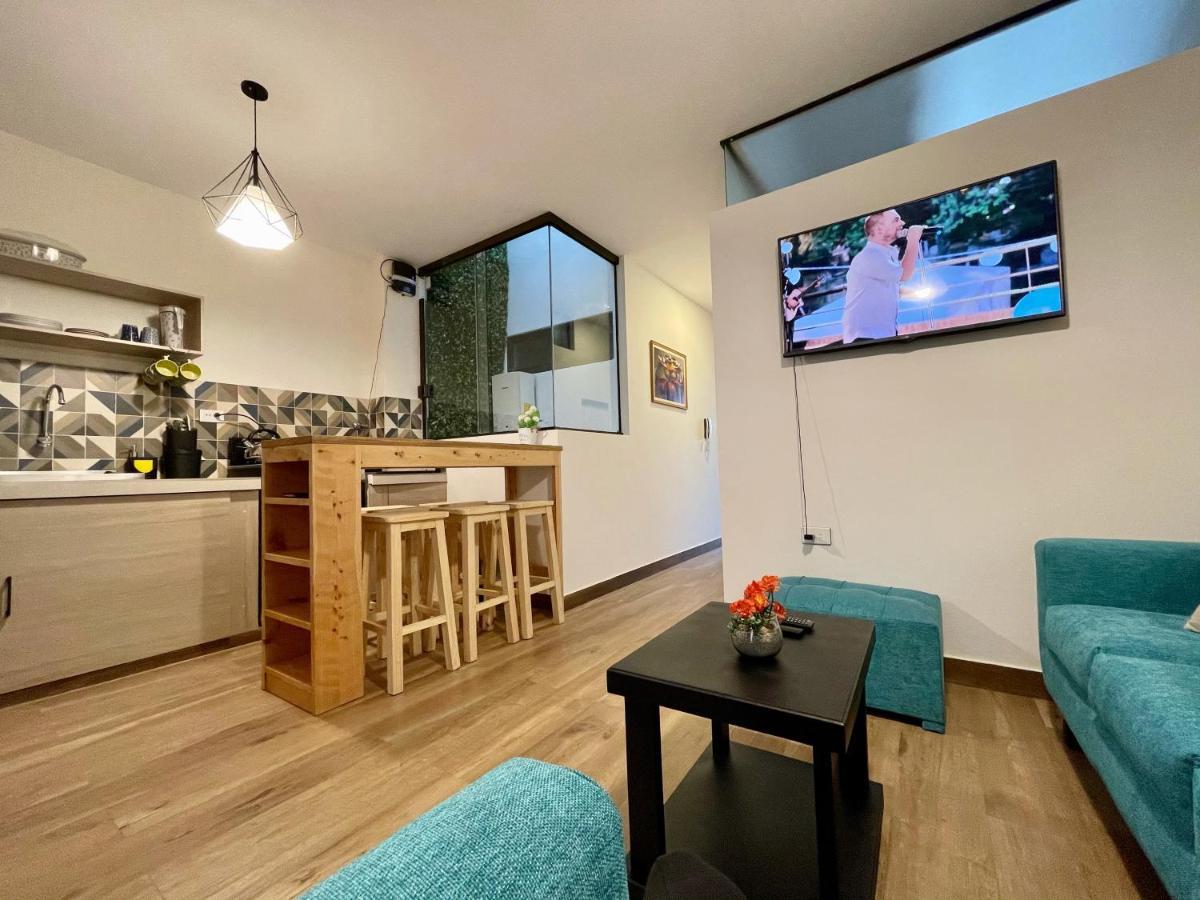 City Center 3-Rooms Apartment Downtown סוקרה מראה חיצוני תמונה