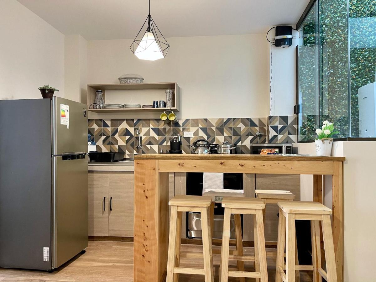 City Center 3-Rooms Apartment Downtown סוקרה מראה חיצוני תמונה