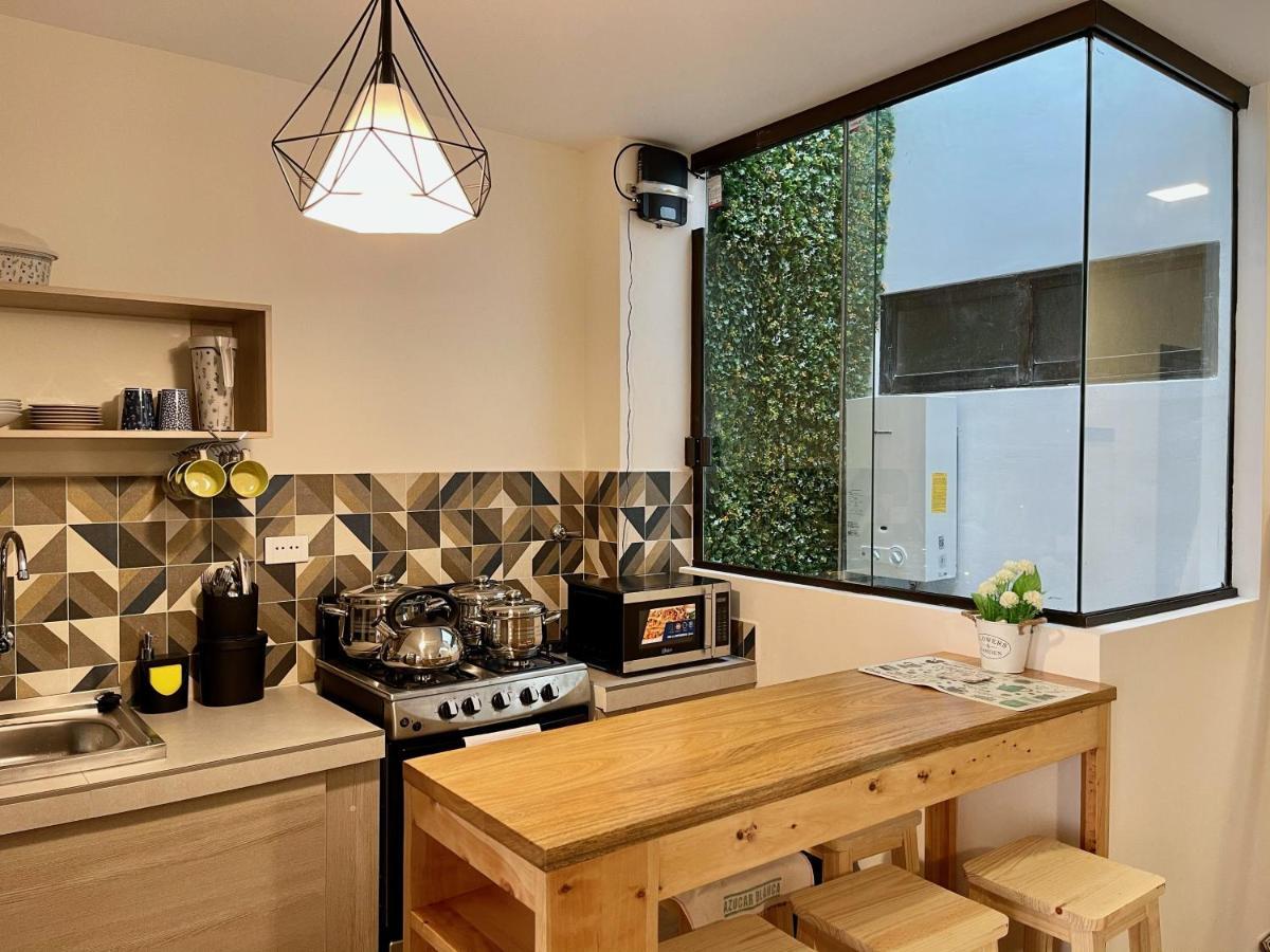 City Center 3-Rooms Apartment Downtown סוקרה מראה חיצוני תמונה
